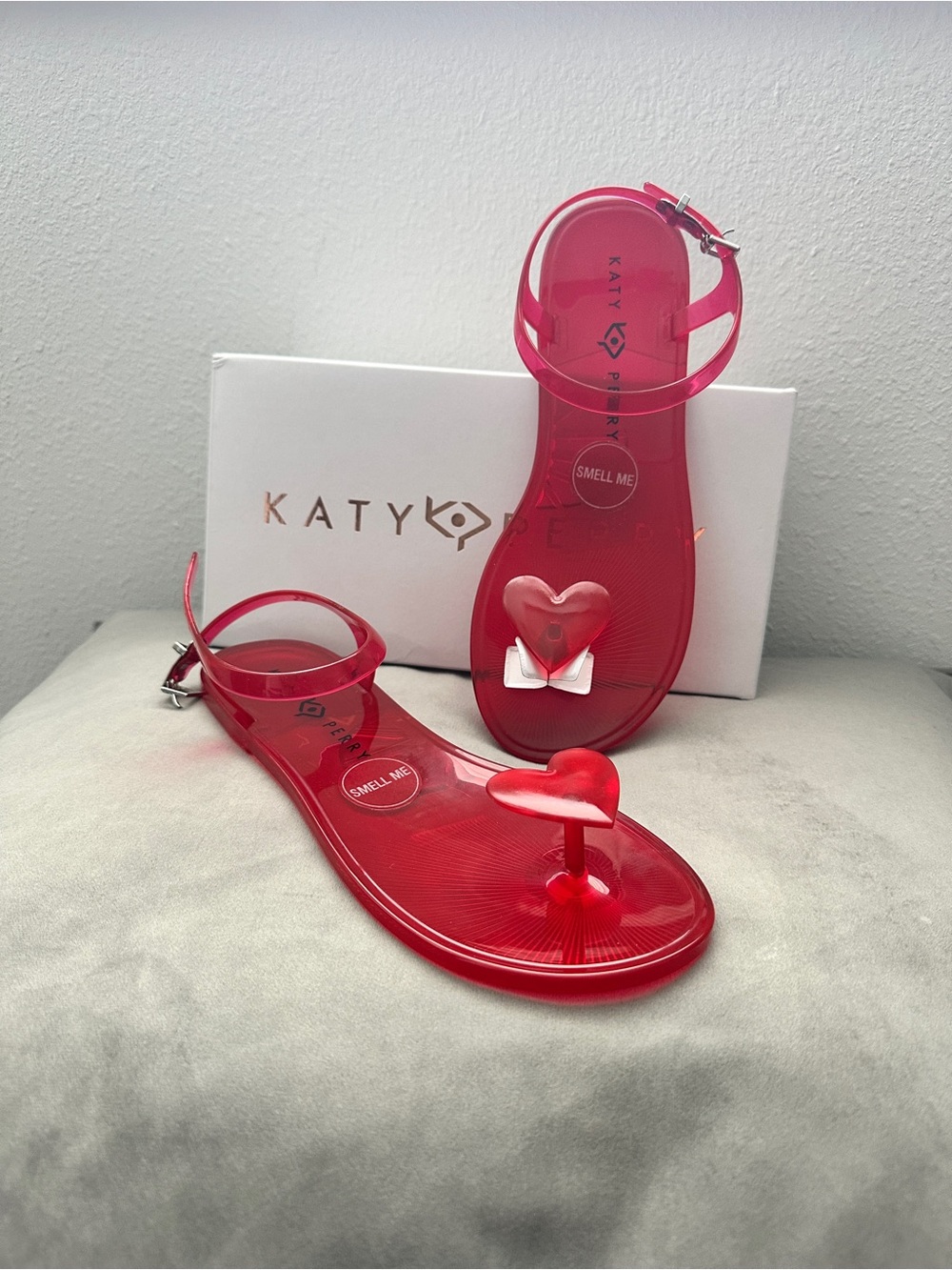Katy Perry Collections Bright Red Heart Jelly Sandals